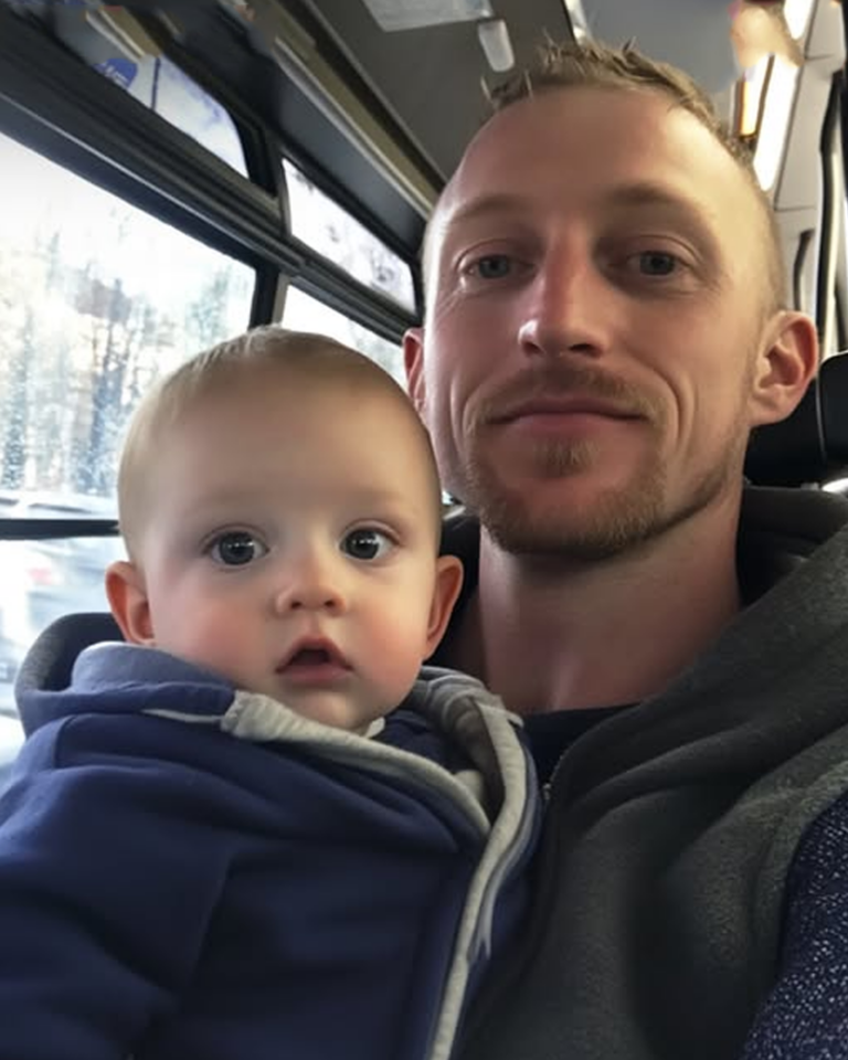 I Paid a Fortune Teller’s Bus Fare – The Note She Slipped Me Uncovered a Terrible Secret