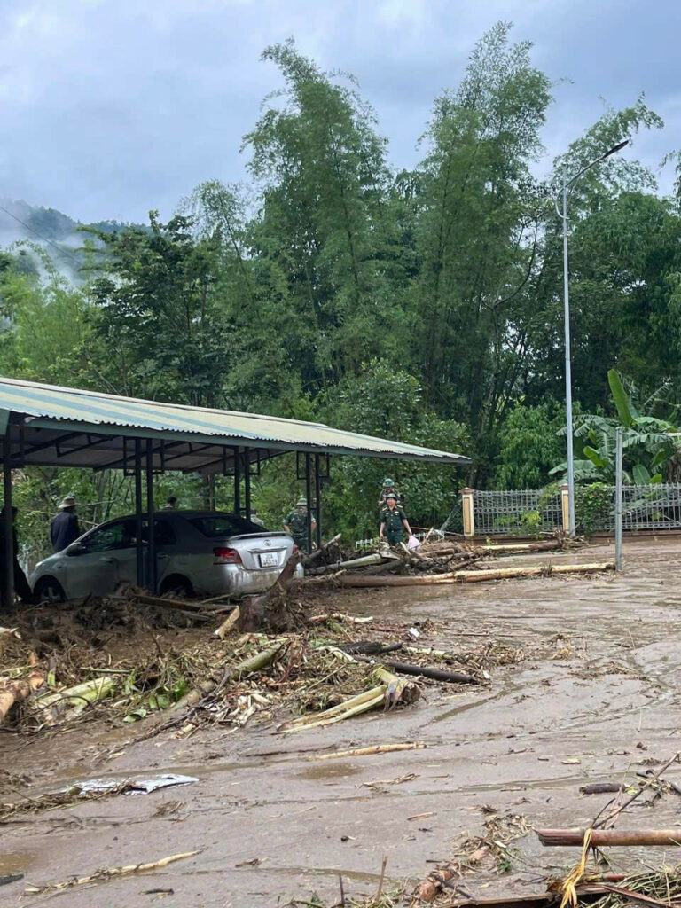 Lũ quét ki:;:nh ho::àng ở Bắc Kạn khiến 4 người tuvong: Ta::n ho::ang hết rồi, bà con khổ quá trời ơi…