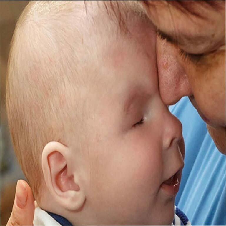 “The baby was born without eyes—her own mother walked away, leaving her alone in the hospital crib.”