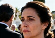 “Te quedaste en la ruina; tus padres no te dejaron nada”, soltó, frío, frente al ataúd. Asentí porque llorar ya no cabía. Este diario nació ahí: en la humillación pública y el amor retirado. Nadie vio mi respiración temblar. Nadie oyó mi promesa. Cuando por fin le dije “buena suerte”, entendí que el poder cambia de manos sin avisar.