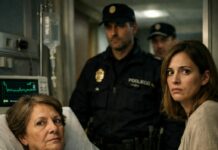 Nunca olvidaré la sonrisa con la que mi nuera partió mi pastilla por la mitad. “Así ahorramos dinero”, dijo, sin mirarme. Esa noche me desplomé en el suelo, sin aire. En urgencias, el médico susurró: “Alguien está manipulando su medicación. Esto fue un intento de asesinato”. Cuando levanté la vista y vi a la policía entrar, ella palideció. ¿Quién juega así con una vida… y por qué?