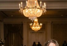 An hour before the wedding, I overheard my fiancé whispering to his mother, “I don’t care about her – I only want her money.” I wiped away my tears, walked up to the altar, and instead of saying “I do,” I said something that made my mother-in-law clutch her chest right there in the hall…