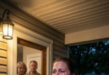 I was on the porch, contractions ripping through me, pounding the door until my knuckles bled. Inside, my husband’s voice floated out, calm and cold: “Stop being dramatic.” My mother-in-law laughed—actually laughed—then whispered, “Let her learn.” I screamed for help, for mercy, for my baby… and they just watched. After I gave birth alone, I didn’t cry—I calculated. New locks. Frozen accounts. One note. And when they read it… that’s when the real labor began.