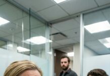 I’ve been grieving my husband for ten years—and paying for him, too. Every month, like clockwork, I wired $500 to “clear his debts,” whispering, “This is the last thing I can do for you.” Then my phone rang. The banker’s voice went ice-cold: “Ma’am… your husband never had any debts.” My stomach dropped. “Then where has my money been going?” The line went silent—before he said one name that changed everything…