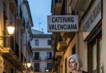 Enterré a mi esposo y, solo una semana después, mi hijo vendió mi negocio. “Mamá, ya estás vieja… papá se fue y tú eres la siguiente”, susurró con frialdad. Yo sonreí, sin temblar. Al día siguiente, el comprador me llamó: “Señora, usted sigue siendo la propietaria legal… por una cláusula”. Se me oprimió el pecho, pero no era miedo: era fuego. Si cree que me enterrará viva… no ha leído la última página.