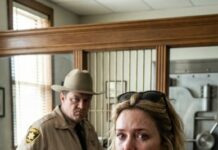 I lost everything in the divorce—my kids, my mansion, my name. The only place left was my mother’s crumbling country house, where I came to disappear. While scrubbing the floorboards, my knuckles hit metal. A hidden safe. My hands shook as I dialed my birthday. Click. Inside—photos, cash, and a letter sealed in red. I whispered, “Mom… what did you do?” The first line made my stomach drop: “This secret has always been my trump card…” And then I saw who it was meant to destroy.