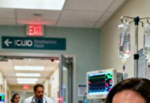 I grew up hearing the same story: “Your dad died when you were three.” I believed it—until last week, my boss crashed his car and the hospital begged for donors. A nurse said, “He’s AB negative—rare.” My stomach flipped, because that’s my blood type too… the one Mom always called “a fluke.” When I told the doctor, he stared at my chart and whispered, “You need to sit down.” Then my boss opened his eyes and looked straight at me.