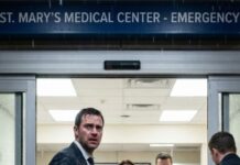 “I froze at the hospital entrance when I saw her—my ex, drenched in rain, screaming for help as she pushed a little girl into the ER. Then the child turned, and my world shattered. Those eyes… they were mine. ‘You said you abandoned her!’ I roared. She looked at me with trembling lips. ‘No,’ she whispered, ‘you were the one who left us.’ And in that moment, everything I believed cracked apart…”