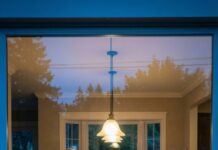 At my in-laws’ anniversary dinner, my husband slammed his hand on the table and shouted, “Say sorry to my sister right now… or leave my house.” Fourteen people stared at me while my heart pounded in my chest. I slowly stood up and said, “I’m not apologizing… but I will tell the truth.” What I revealed next didn’t just end the dinner—it shattered three marriages and exposed a secret no one was supposed to know.