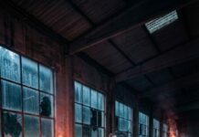 Entré a la tienda con el corazón congelado cuando el general me miró fijo y ordenó: “Di tu callsign. Ahora mismo”. Nadie se atrevía a respirar, y yo tampoco. Sabía que, si decía ese nombre, no habría vuelta atrás. “Si lo digo, todo cambiará”, susurré. Entonces golpeó la mesa y respondió: “Todo cambió desde que entraste”. En ese instante entendí que me llevaron allí por una razón imposible.