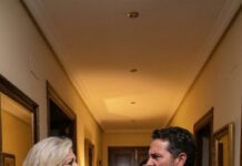 Mi hijo me invitó a cenar en Acción de Gracias y yo pensé que sería una velada familiar, tranquila y especial. Pero todo cambió cuando me dijo sin una pizca de respeto: “Después tú limpias todo.” En ese instante, algo se rompió en mi pecho. Lo enfrenté y respondí: “Entonces, buena suerte con tu cena.” No imaginaba que mi negativa encendería una escena tan cruel… ni un final tan devastador.