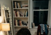 I still remember that kiss—the one he pressed to my lips under the dim lights of that fateful night. “Relax,” he whispered with a careless grin, “it’s just a joke… I need my fiancée to see this.” A joke. He knew I’d loved him in silence for years. Then the room spun, my vision blurred… and morning came too soon. I woke up with a gasp—he was lying beside me in my bed. “What… happened last night?” And why does he look just as shocked as I am?