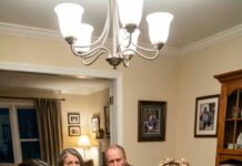 “The bank told me I owed $623,000 on a mortgage I had never signed, and for a second, I thought it had to be a mistake. Then the loan officer said, ‘The paperwork is in your name.’ My hands went cold. By dinner that night, my sister was smiling across the table like nothing had happened—until I slid the police report in front of her and said, ‘Want to explain this to everyone?’ What she said next changed my family forever.”