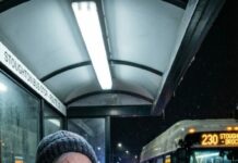 On New Year’s Eve, my daughter called and said, “Mom, pack a bag. We’re going to Boston. You always said you wanted to live near the ocean.” I should’ve felt lucky. Instead, something in her voice made my stomach turn. Then, during a stop in Stoughton, I stepped off the bus for coffee—and my phone rang. One photo flashed on the screen, and suddenly I understood why she wanted me gone.