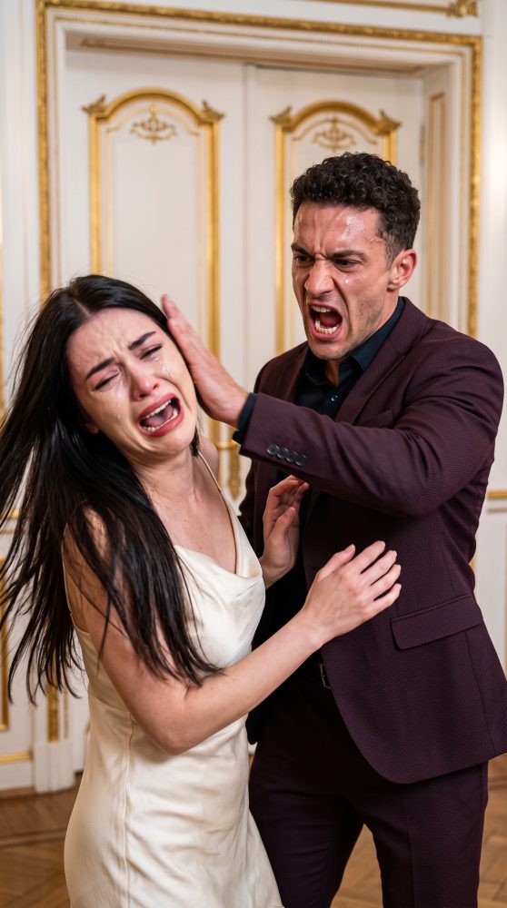Man_slaps_crying_woman_2K_202607021022