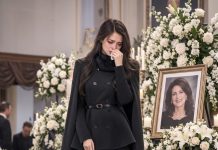MY HUSBAND TOOK HIS MISTRESS ON A VACATION, LEAVING ME ALL ALONE TO ARRANGE MY MOTHER’S FUNERAL. THAT NIGHT, MY MOTHER’S OLD PHONE SUDDENLY RECEIVED A TEXT MESSAGE: “I’M NOT D*AD! HURRY TO MY GRAVE, AND DON’T TELL ANYONE!” WHEN I ARRIVED, WHAT I SAW LEFT ME COMPLETELY STUNNED…